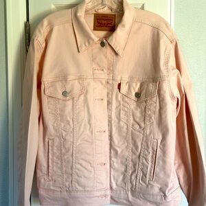 NWOT women's Levi's pink denim jacket - size large